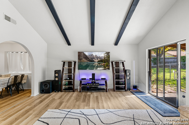 Listing photo id 5 for 1510 Periwinkle St