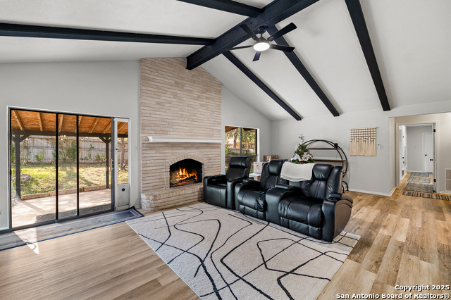 Listing photo id 6 for 1510 Periwinkle St