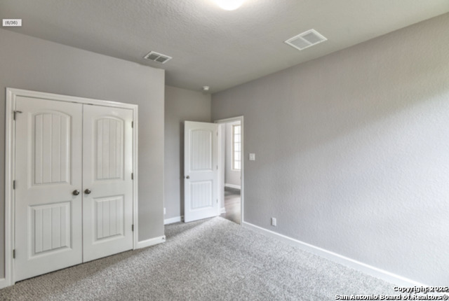 Listing photo id 4 for 622 Singing Creek