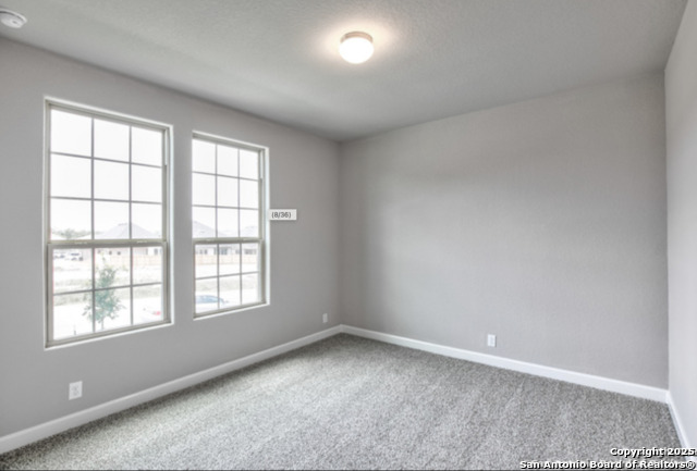 Listing photo id 6 for 622 Singing Creek