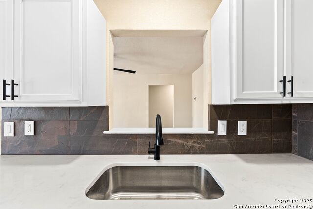 Image 10 of 27 For 9010 Bowline St