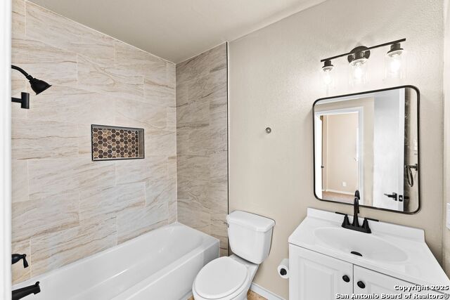 Image 11 of 27 For 9010 Bowline St