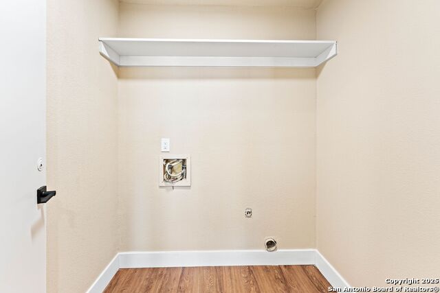 Image 13 of 27 For 9010 Bowline St