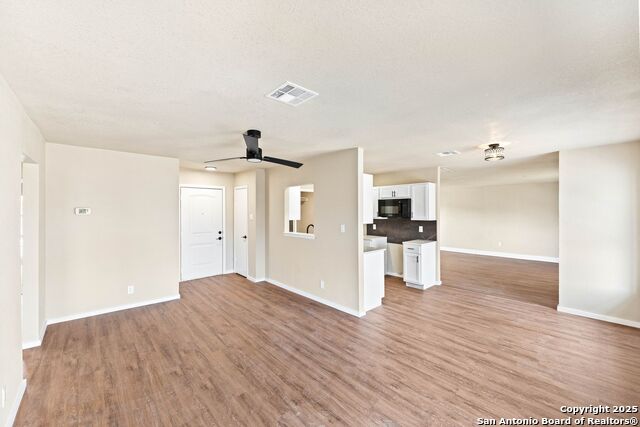 Image 5 of 27 For 9010 Bowline St