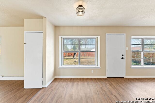 Image 7 of 27 For 9010 Bowline St