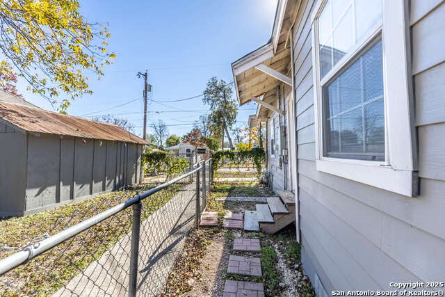 Image 25 of 27 For 527 Mckinley