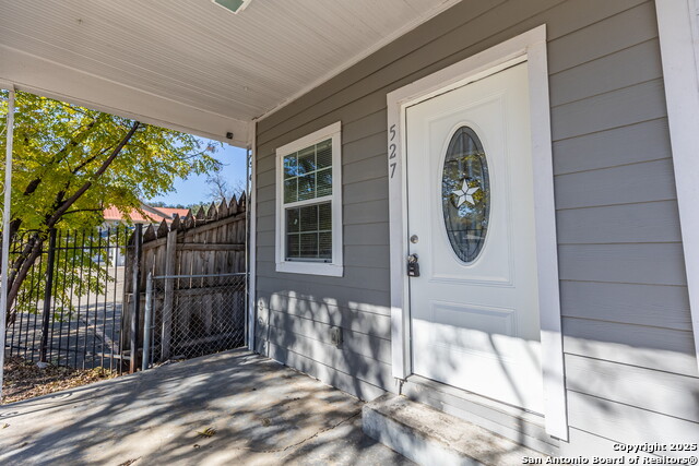 Image 4 of 27 For 527 Mckinley