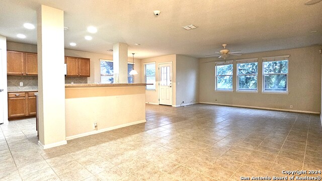 Image 3 of 24 For 5509 Columbia