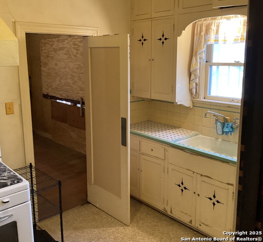 Image 14 of 23 For 2940 Castroville