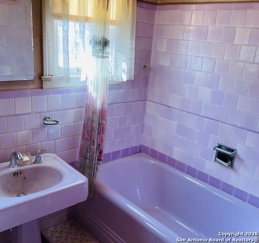 Image 15 of 23 For 2940 Castroville