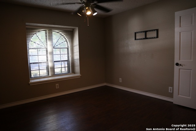 Image 19 of 31 For 10010 Tezel Dr