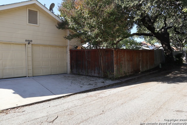 Image 30 of 31 For 10010 Tezel Dr