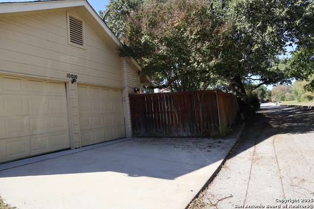 Image 31 of 31 For 10010 Tezel Dr