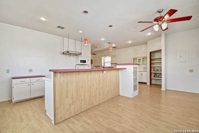 Image 15 of 39 For 507 Parland Place