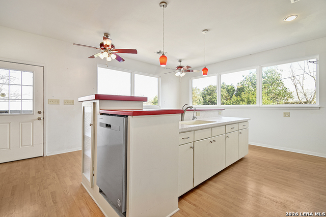 Image 16 of 39 For 507 Parland Place