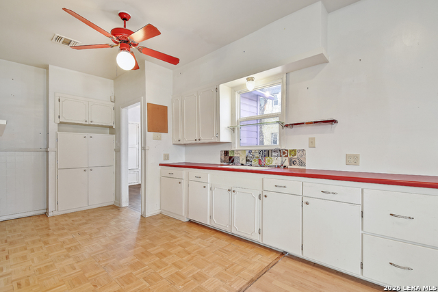 Image 19 of 39 For 507 Parland Place