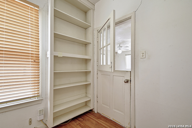 Image 23 of 39 For 507 Parland Place