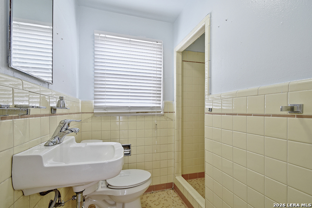 Image 33 of 39 For 507 Parland Place