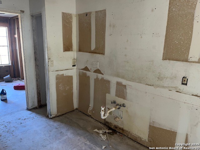 Image 13 of 24 For 841 Garden Meadow