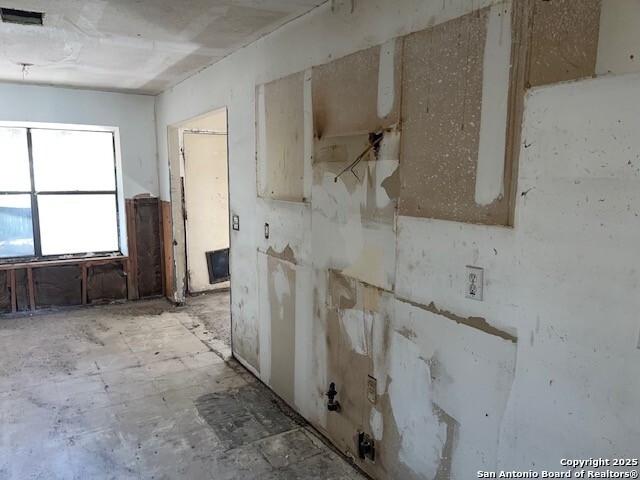 Image 14 of 24 For 841 Garden Meadow