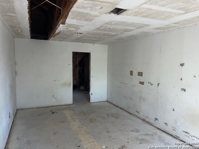 Image 17 of 24 For 841 Garden Meadow