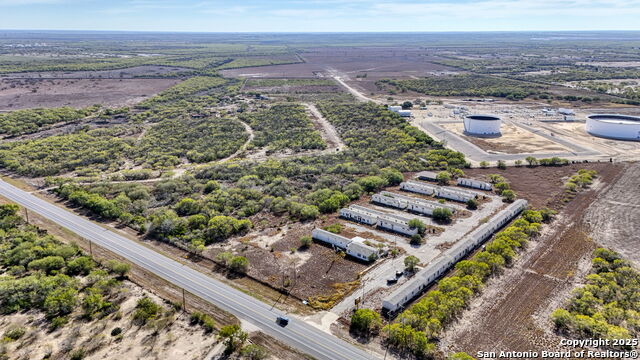 Listing photo id 13 for 2569 Highway 72