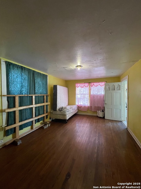 Image 10 of 21 For 1002 Menchaca