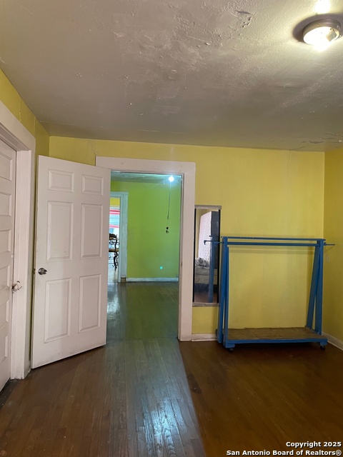 Image 13 of 21 For 1002 Menchaca