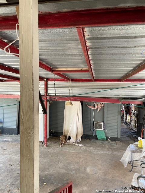 Image 19 of 21 For 1002 Menchaca