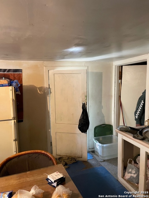 Image 8 of 21 For 1002 Menchaca