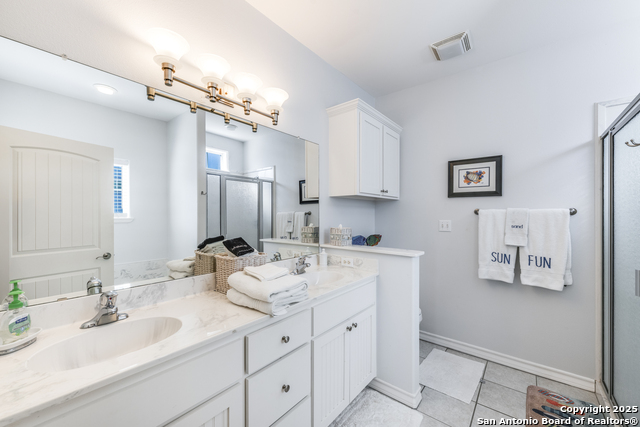 Listing photo id 10 for 1901 S Station St #121  121
