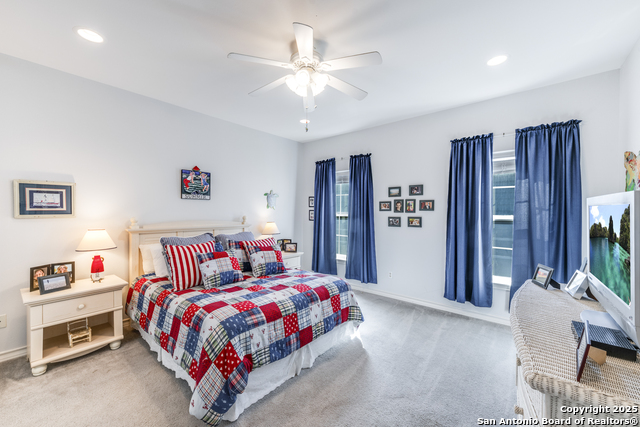 Listing photo id 12 for 1901 S Station St #121  121