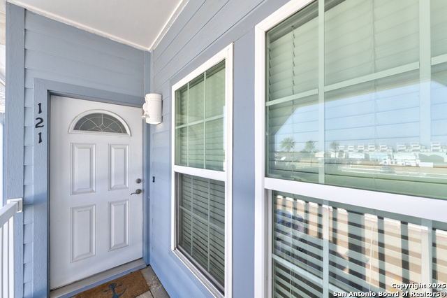 Listing photo id 22 for 1901 S Station St #121  121