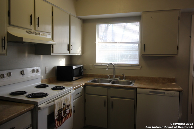 Image 8 of 20 For 536 Southtrail Dr