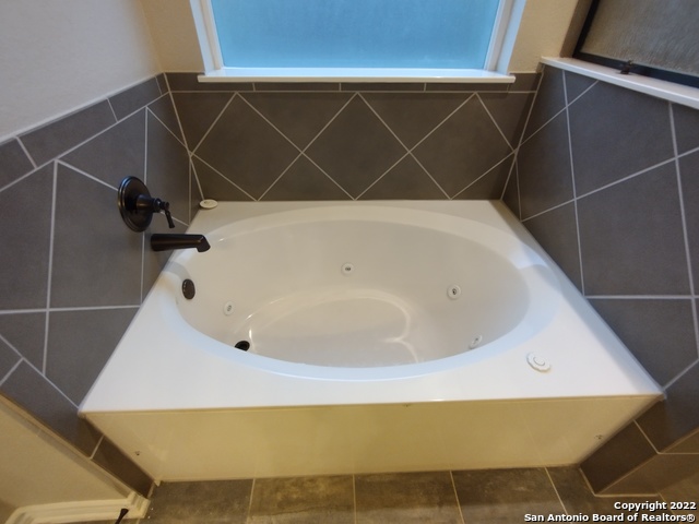 Image 15 of 35 For 11212 Hill Top Loop