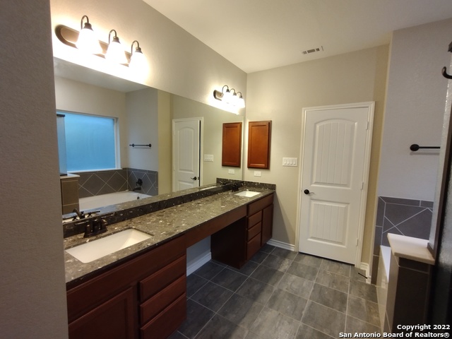 Image 17 of 35 For 11212 Hill Top Loop