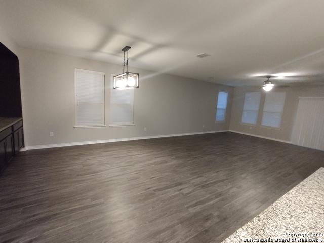 Image 21 of 35 For 11212 Hill Top Loop