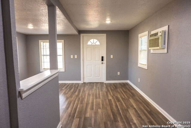 Listing photo id 9 for 5126 Sherry  