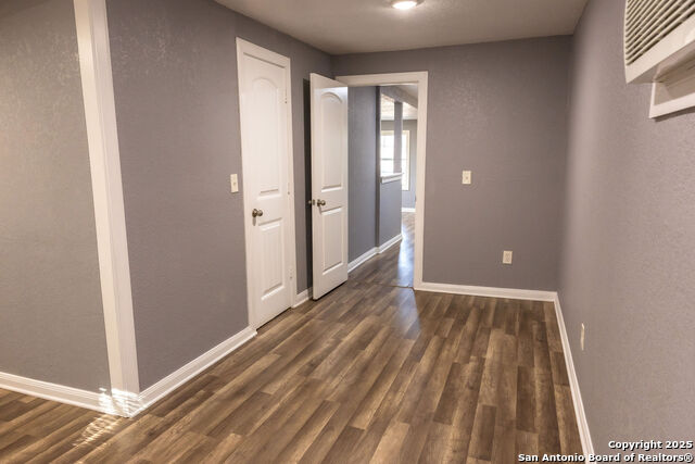 Listing photo id 13 for 5126 Sherry  