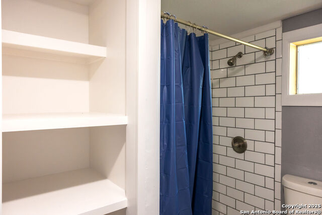 Listing photo id 16 for 5126 Sherry  