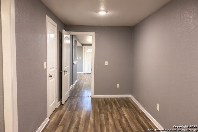 Listing photo id 20 for 5126 Sherry  