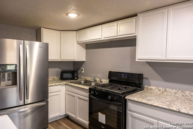 Listing photo id 23 for 5126 Sherry  