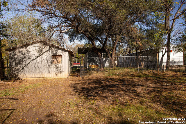 Listing photo id 27 for 5126 Sherry  