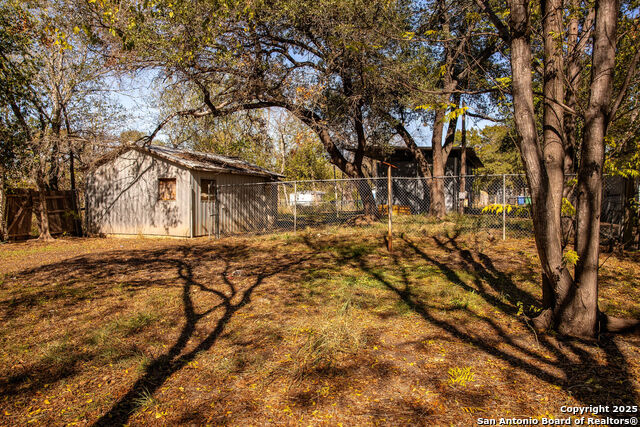 Listing photo id 28 for 5126 Sherry  