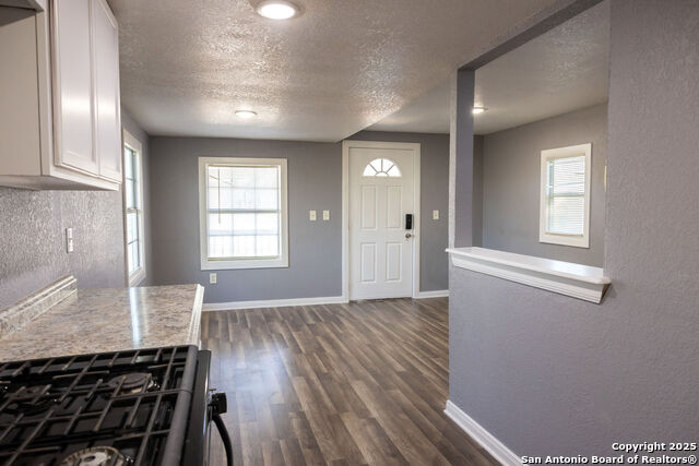 Listing photo id 7 for 5126 Sherry  