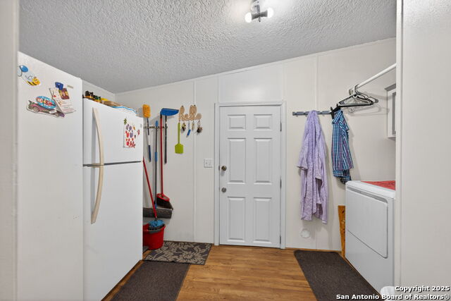 Image 16 of 34 For 350 Parkfield