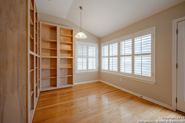 Listing photo id 10 for 303 Turtledove