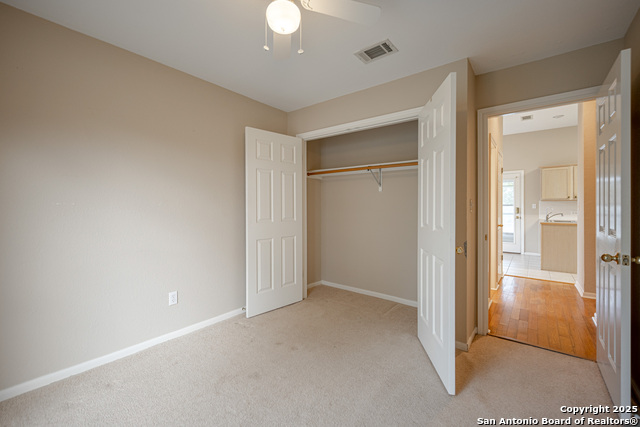 Listing photo id 27 for 303 Turtledove