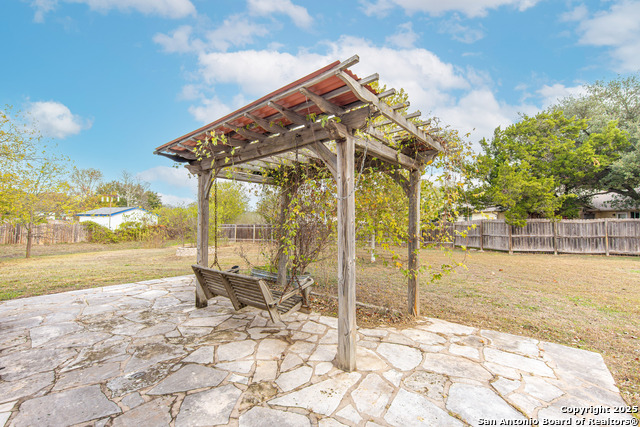 Listing photo id 29 for 303 Turtledove