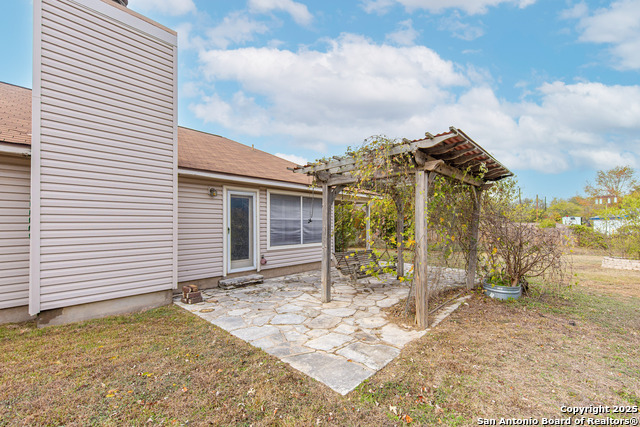 Listing photo id 32 for 303 Turtledove